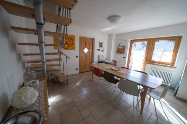 Appartamento su due piani in Borgata Lerpa